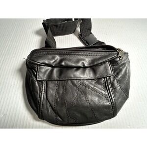 Black BS Labeled Leather Fanny Pack VTG Excellent Condition Unisex